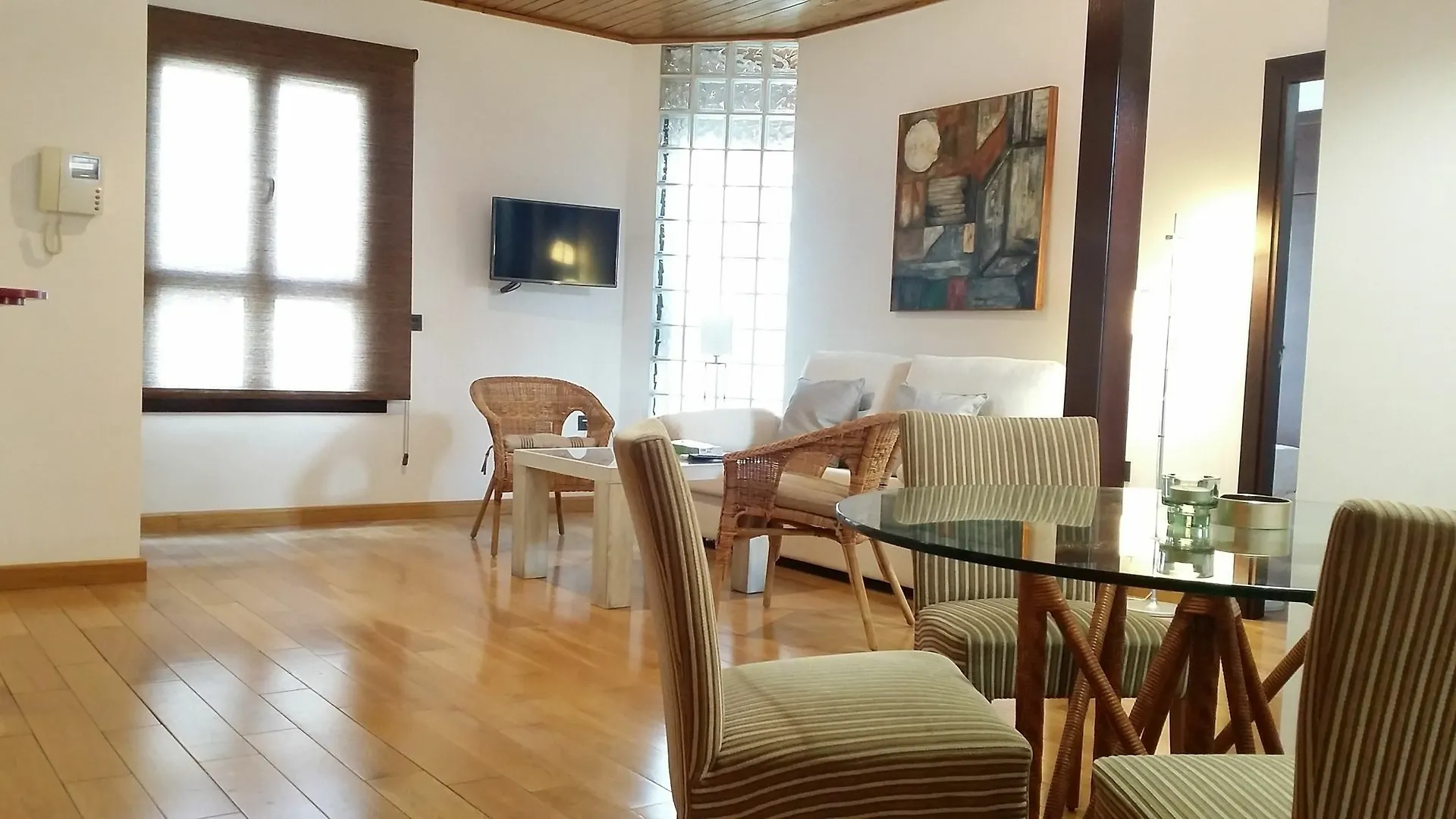 Carreteria Premium By Caleta Homes Malaga